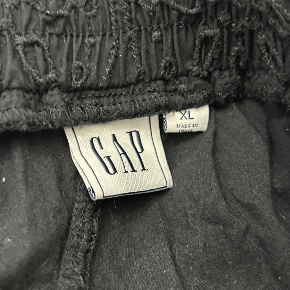 GAP Black Embroidered Skirt xl pre owned - Picture 4 of 7